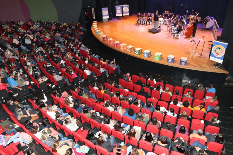 Prefeitura de Jacareí abre agenda para utilização do Teatro Municipal