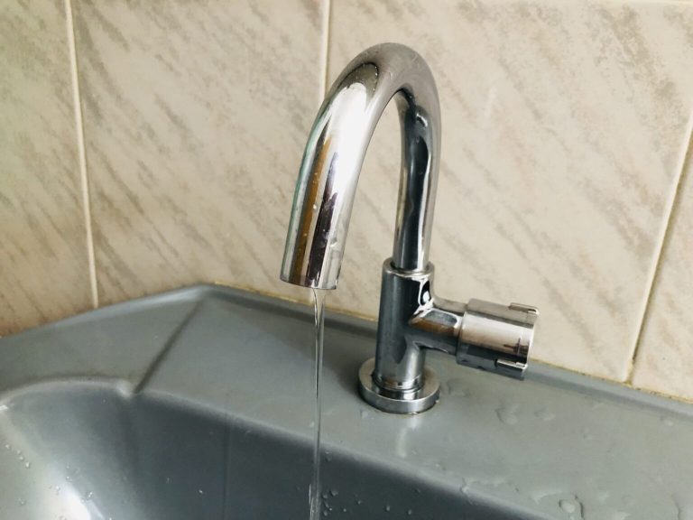 Rompimento de adutora do SAAE pode interromper fornecimento de água em bairros de Jacareí nesta sexta-feira