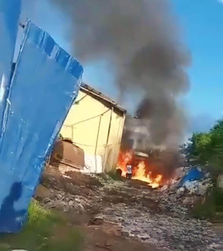 Depósito de reciclagem explode em Jacareí