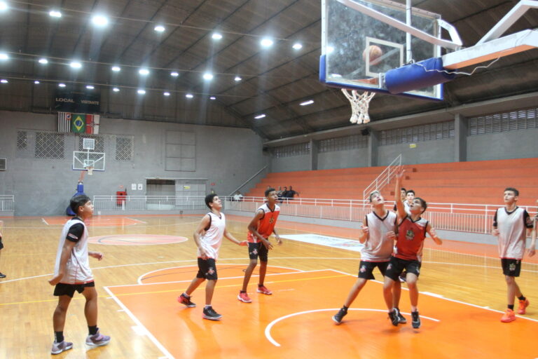 Categorias de base do basquete de Jacareí estreiam no Campeonato Paulista neste fim de semana