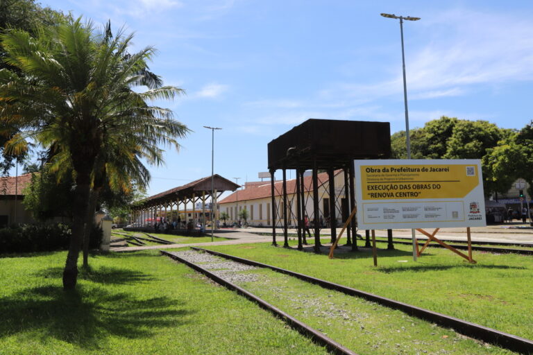 Praça do Pátio dos Trilhos é fechada para obras