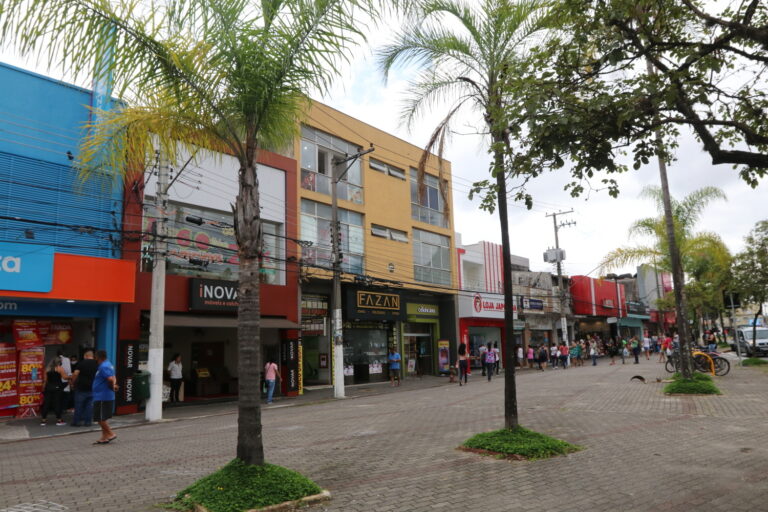 Praça Conde Frontin recebe ação especial do Procon