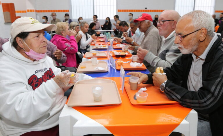 Bom Prato de Jacareí passa a funcionar de domingo a domingo e a servir jantares