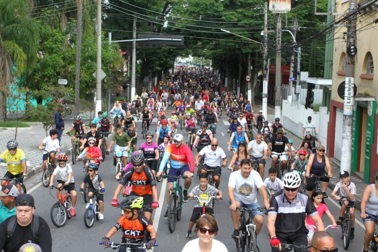 Passeio Ciclístico atrai mais de 8 mil pessoas em Jacareí