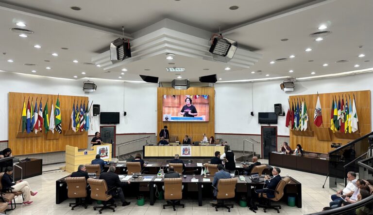 Câmara aprova atualização de regras para serviço de táxi