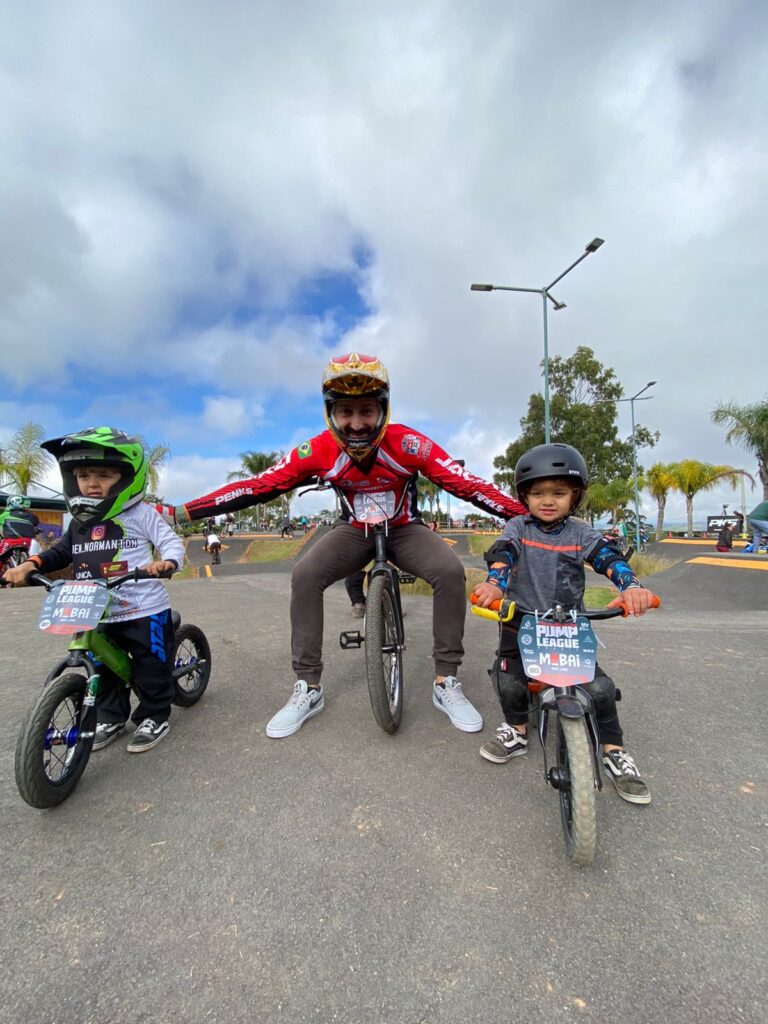 Atleta de Jacareí é vice-campeão em torneio de bicicross