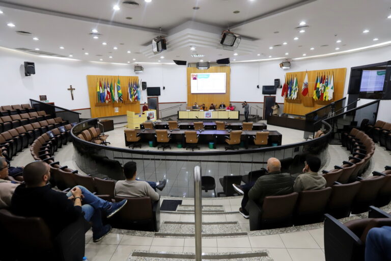 Jacareí faz apresentação na Câmara do projeto de lei do Plano Municipal da Mata Atlântica