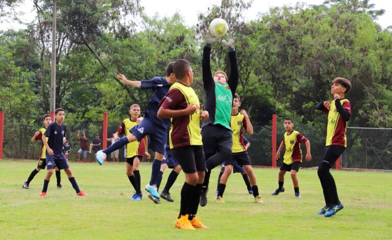 Campeonato de Futebol: Vila Garcia e Meia-Lua recebem jogos neste sábado