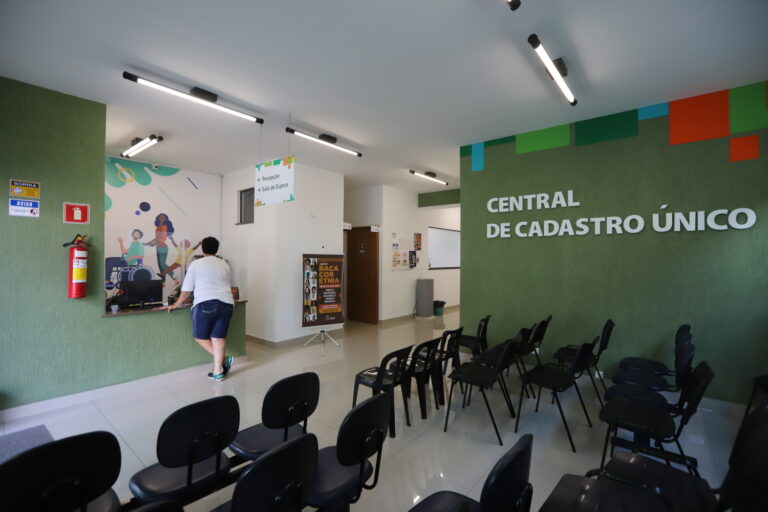Jacareí realiza arraiá na sede do CadÚnico para atualização de cadastros
