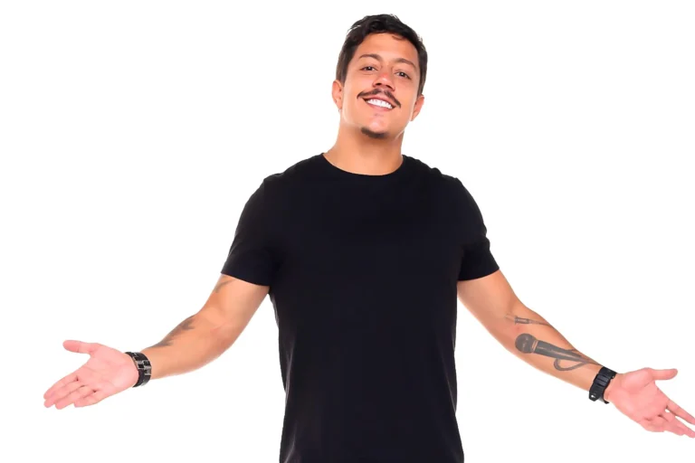 Humorista Renato Albani se apresenta neste sábado em Jacareí
