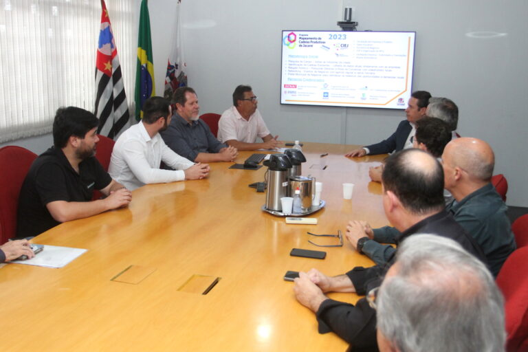 Assinatura de termo para elaboração do Portal Municipal de Negócios quer aproximar empresas de Jacareí