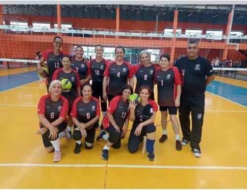 Futsal de Jacareí goleia no Paulista e vôlei adaptado vence na Super Liga Regional
