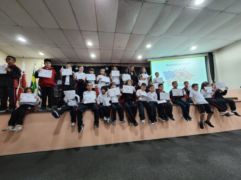 Jacareí abre 500 vagas do curso de Inglês para alunos da rede municipal
