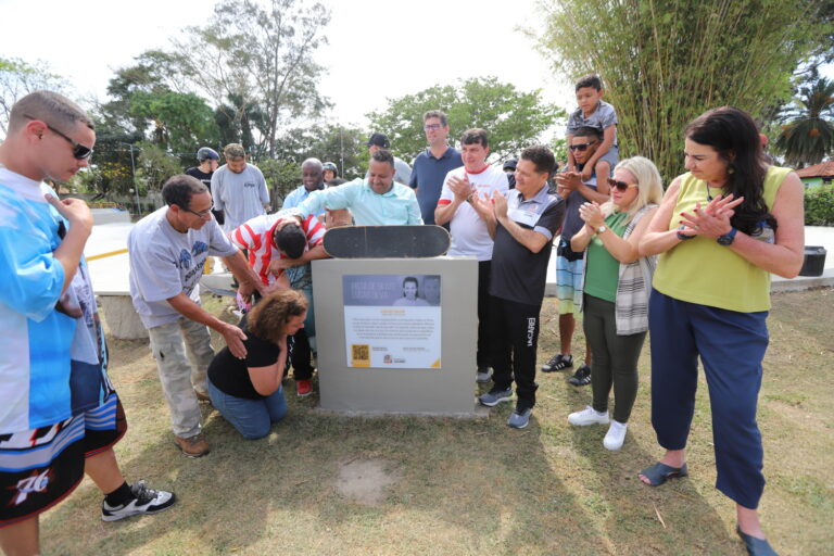 Pista de skate do Parque dos Eucaliptos é reaberta e homenageia atleta jacareiense falecido em 2010