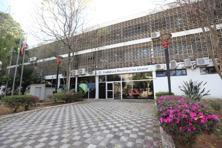 Jacareí lança programa que possibilita a regularização cadastral para as empresas do município