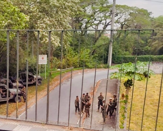 Tropas do exército realizam treinamento em Jacareí