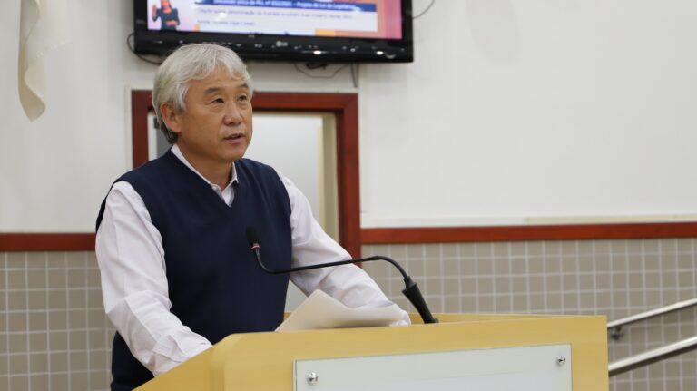 Edgard Sasaki retoma mandato de vereador na Câmara de Jacareí