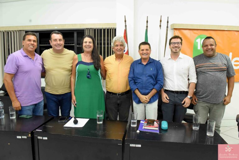 Podemos de Jacareí declara apoio a Celso Florêncio em evento de filiação na Câmara Municipal