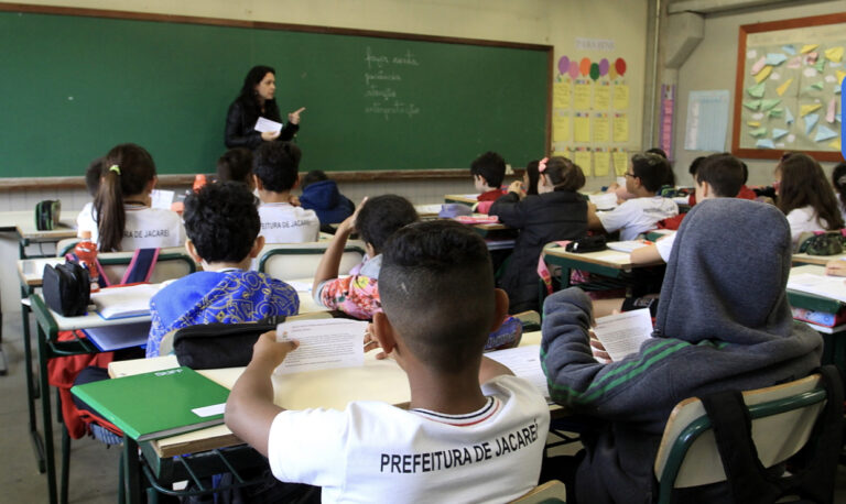 Jacareí abre inscrições para professores eventuais