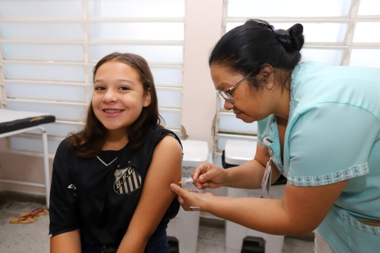 Crianças de 10 a 14 anos podem ser vacinadas contra a dengue em Jacareí a partir de hoje