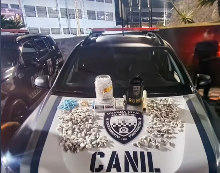Homem é detido após cão farejador encontrar mais de 300 porções de drogas em casa de Jacareí