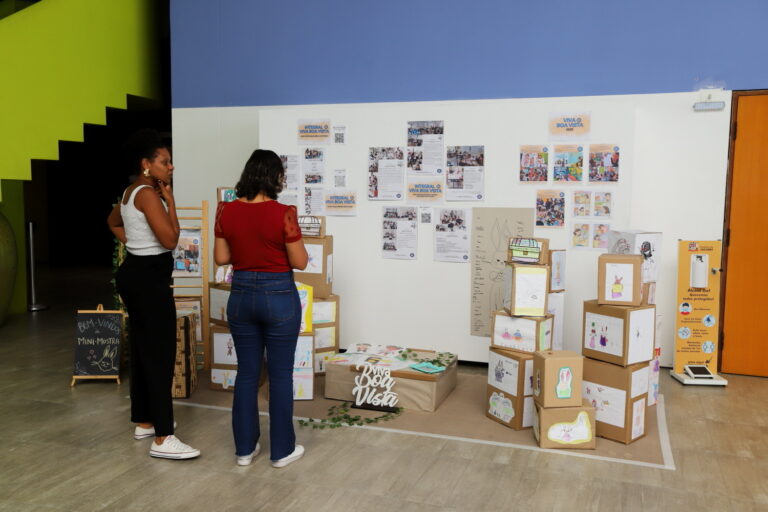Jacareí promove exposição com trabalhos de alunos e professores da Rede Municipal