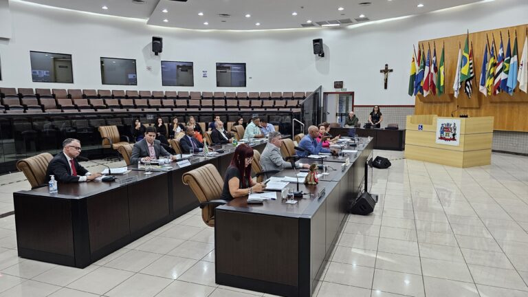 Vereadores adiam todos os projetos que seriam votados nesta quarta-feira em Jacareí