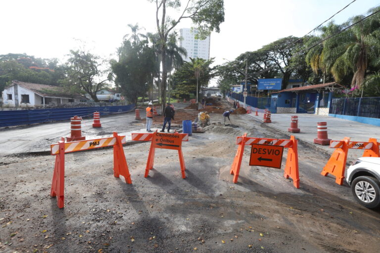 Rua no Jardim Luiza está interditada para obras de drenagem