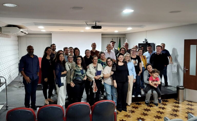 Conselheiros e nova presidente do Comtur tomam posse em Jacareí