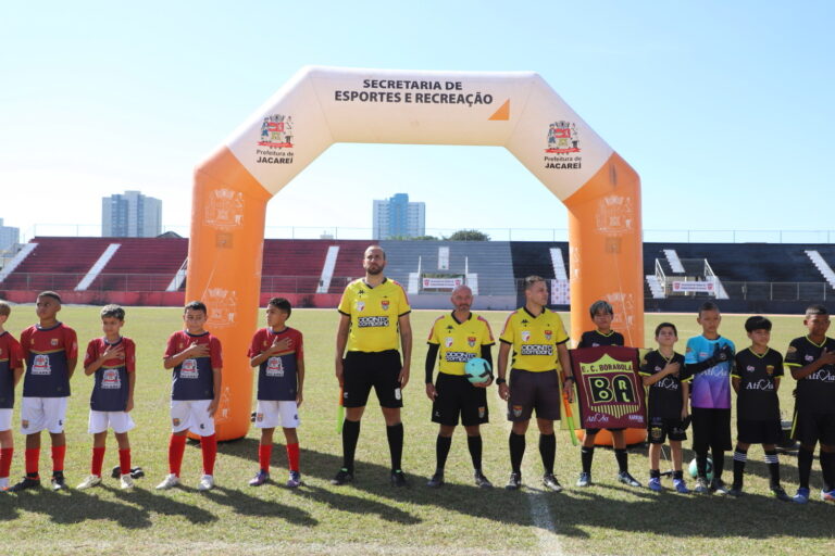 Equipes Borabola vencem finais do Campeonato Municipal de Futebol
