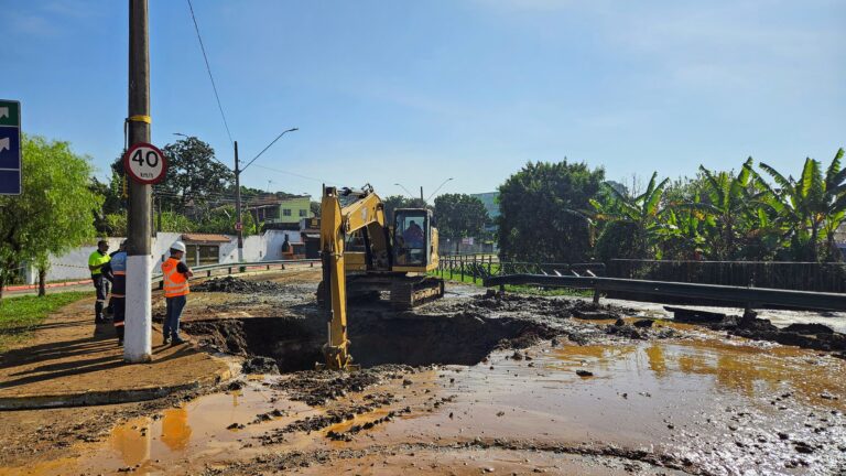 Bairros de Jacareí ficam sem água nesta segunda após vazamento