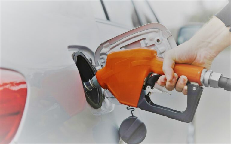 Preço da gasolina sofre reajuste em Jacareí