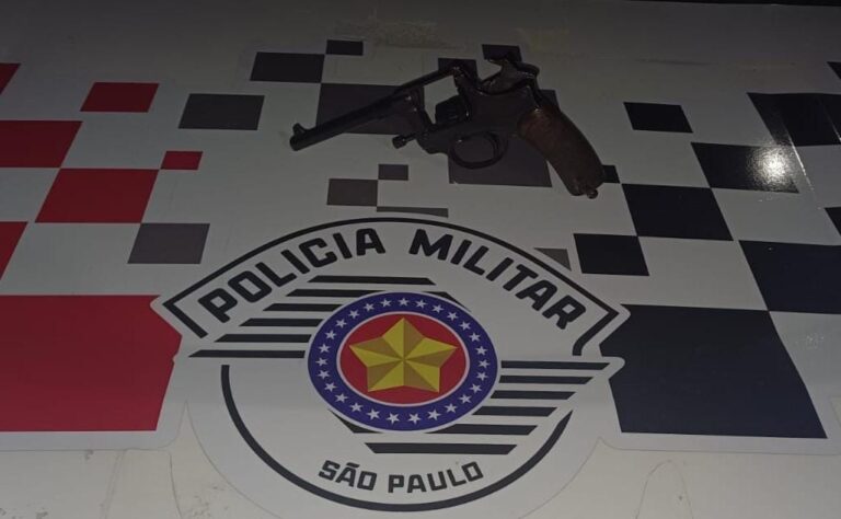 Dupla é presa por porte ilegal de arma em Jacareí