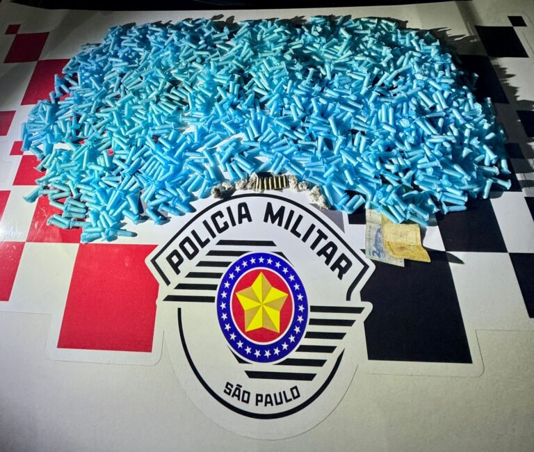Dupla encontrada com mais de 1000 porções de drogas é presa por tráfico de entorpecentes em Jacareí