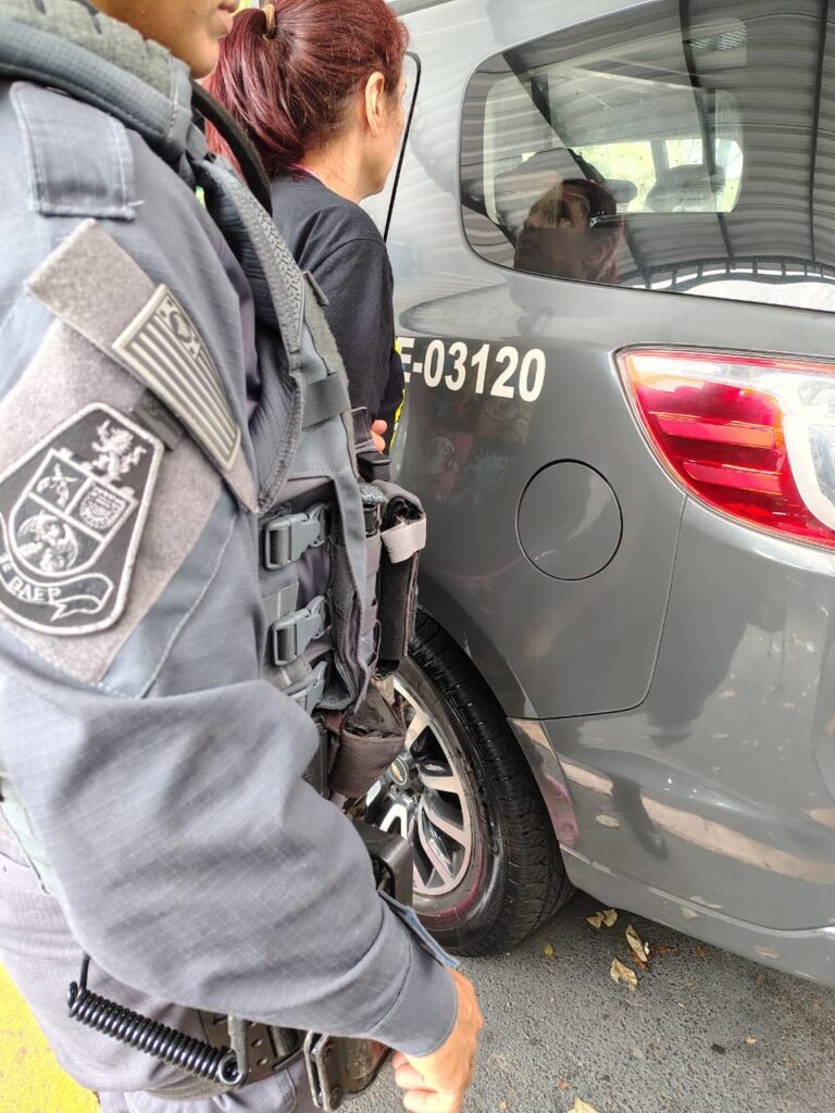 BAEP prende procurada da Justiça em São José