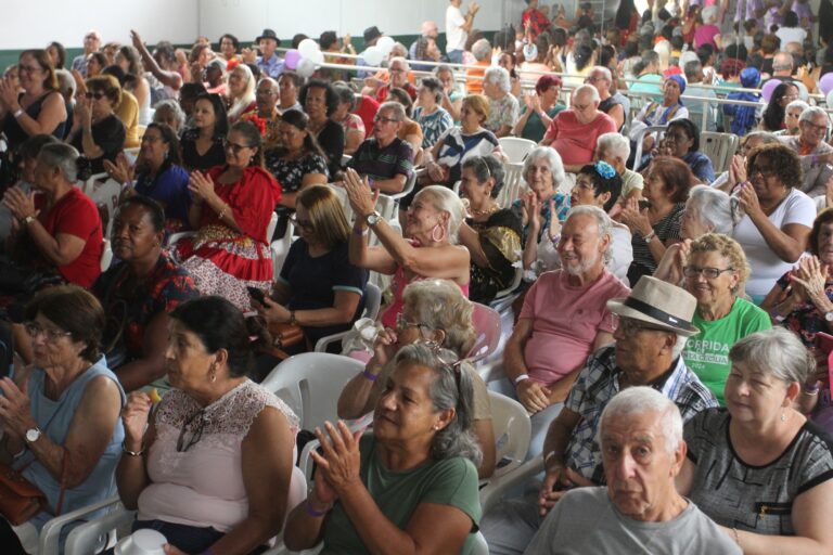 Jacareí promove evento para comemorar mês do idoso