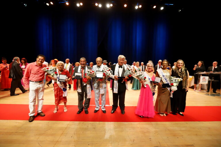 Em noite de festa, concurso ‘Miss e Mister Melhor Idade – 2024’ premia idosos em Jacareí
