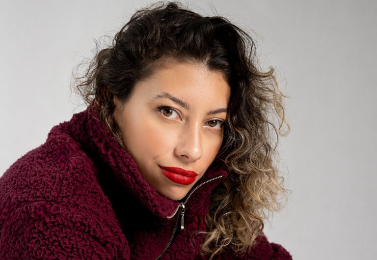 Maquiadora de Jacareí participa de Reality Show de Moda em Joinville