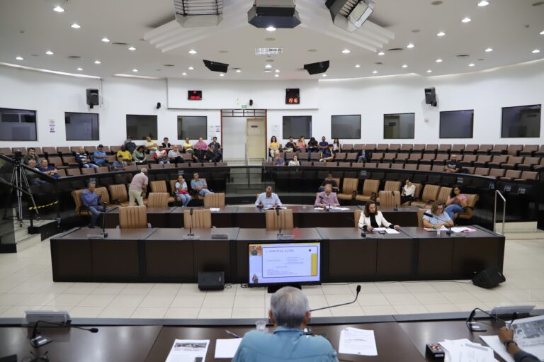 Com baixa presença da população, audiência discute orçamento em Jacareí  para 2025