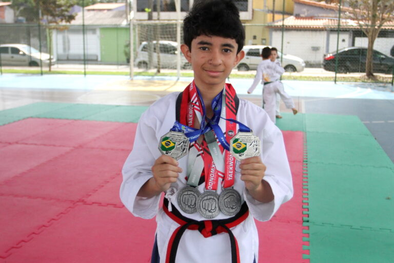 Adolescente de Jacareí vai disputar o Mundial de Taekwondo, que começa dia 30 de novembro, na China