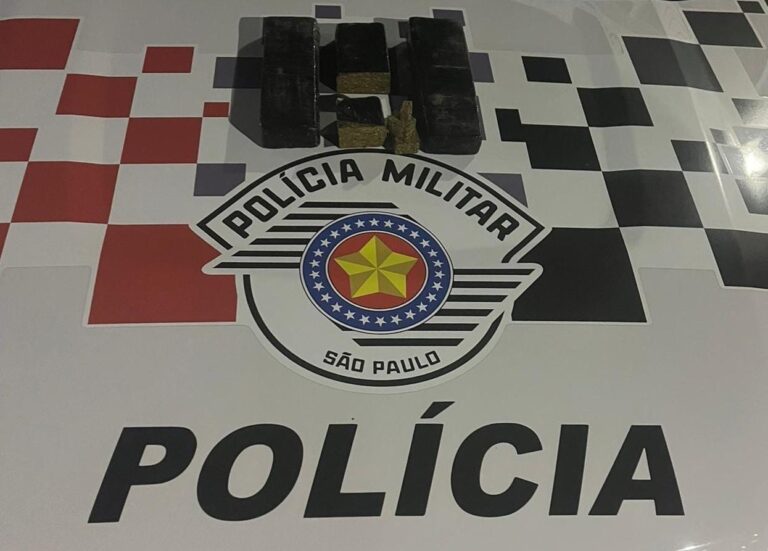 PM aborda ocupantes de veículo e apreende cerca de 2 kg de maconha em Jacarei