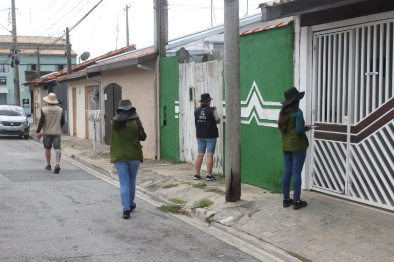 Jacareí realiza mutirão contra a dengue no bairro Parque Meia-Lua