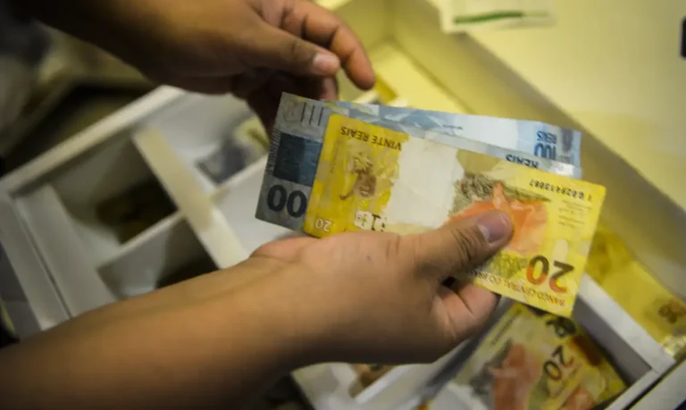 Segunda parcela do décimo terceiro deve ser depositada até sexta-feira