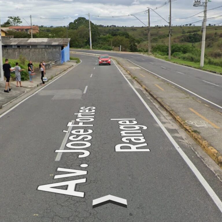 Casal morre em acidente de trânsito após colidir com um poste em Jacareí