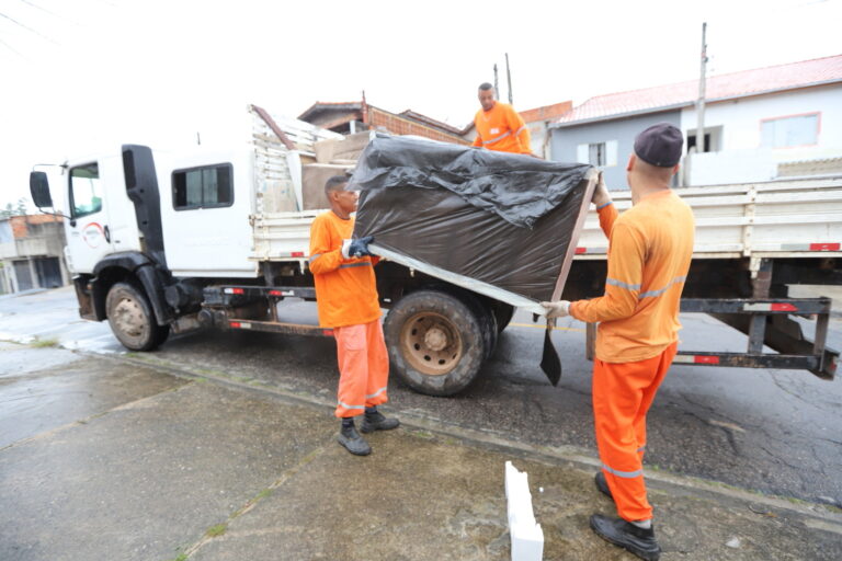 No combate à dengue, cata-treco percorrerá bairros de Jacareí neste fim de semana