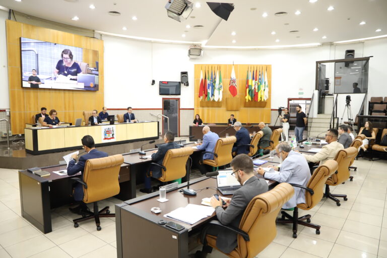 Câmara de Jacareí retoma sessões ordinárias e define comissões permanentes