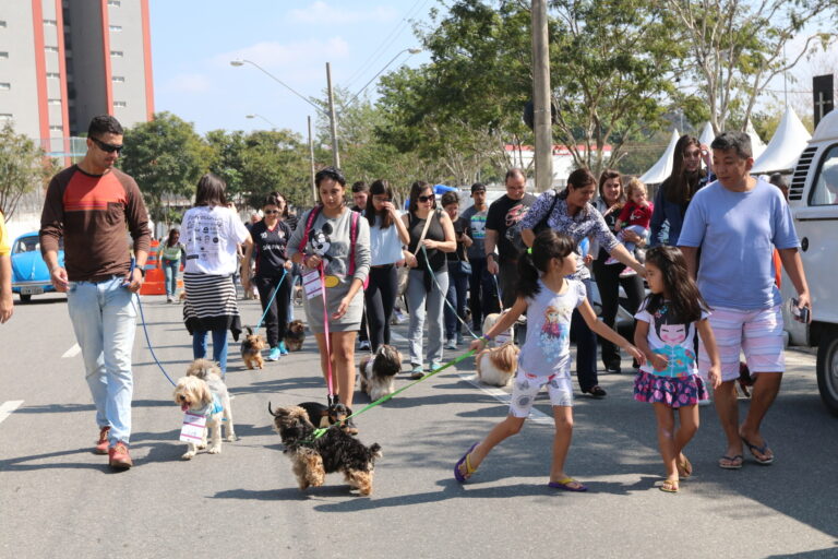 Jacareí promove ‘Cãominhada’ na ETEC Cônego José Bento no domingo