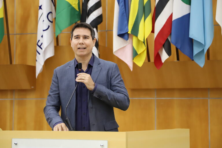 Projeto para afixação de informativos de conscientização no combate à violência contra a mulher é aprovado por vereadores de Jacareí