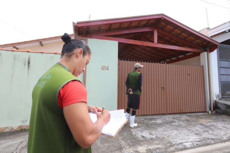 Estudantes se unem aos Agentes de Saúde e realizam caminhada de conscientização no bairro Igarapés