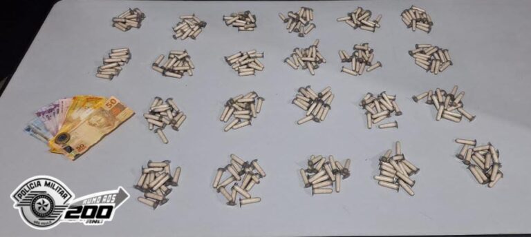 Homem é preso com mais de 300 porções de drogas em Jacareí